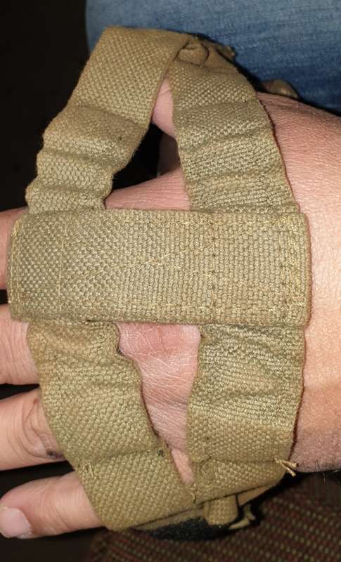MILITARY GOGGLES WITH POUCH
