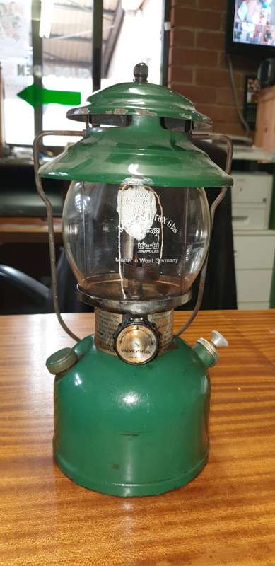 COLEMAN LAMP WITH GLASS UNKNOWN MODEL OF 02 1976