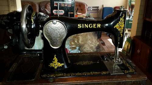 WOW SINGER SEWING MACHINE VINTAGE