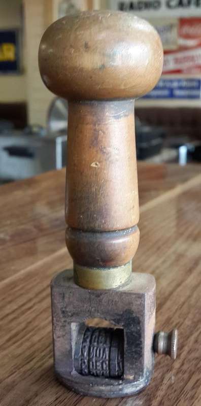 SAR SAS STAMP 1050 YELLOW WOOD HANDLE