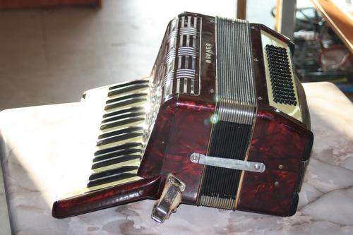 HOHNER ACORDION