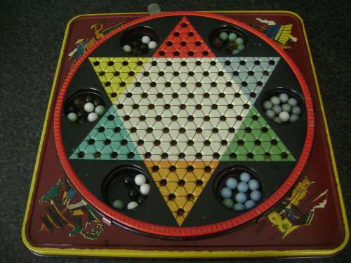VINTAGE PAGODA "CHINESE CHECKERS" TIN GAME IN ORIGINAL BOX (MADE IN U.S.A.)