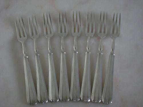 Lovely set of 8 Silver Plated Cake Forks - in perfect condition (No 1)