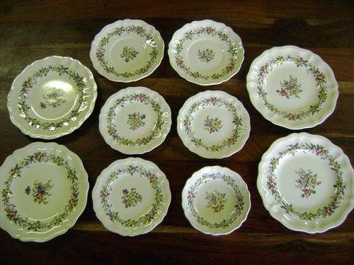SELECTION OF ROYAL DOULTON "LEIGHTON" PLATES