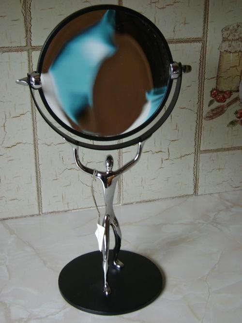 Italian Designed MUKUL GOYAL ID mirror - still in original box!!!