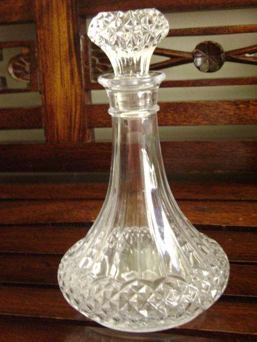 CRYSTAL WINE DECANTER