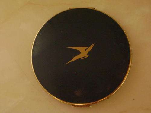 VINTAGE STRATTON POWDER COMPACT WITH FLYING SPRINGBOK LOGO (? OLD SAA ITEM)