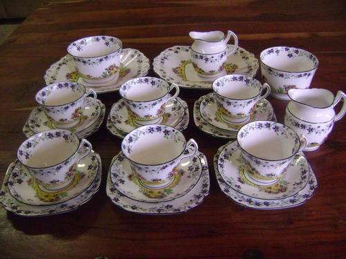 LOVELY MELBA BONE CHINA (MADE IN ENGLAND) 24 PIECE TEA SET - IN PERFECT CONDITION!!!