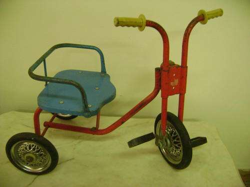 VERY CUTE VINTAGE TRI-ANG IRON TRICYCLE - CIRCA 1960'S - RARE
