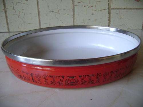 LOVELY VINTAGE RED ENAMEL BOWL - MADE IN ITALY - MARKED "DEPOSITATA SILTAL ITALY"