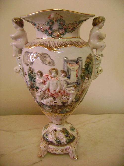 STUNNING CAPODIMONTE (ITALY) PORCELAIN LARGE VASE (39 CM HIGH) - IN VERY GOOD CONDITION!!!