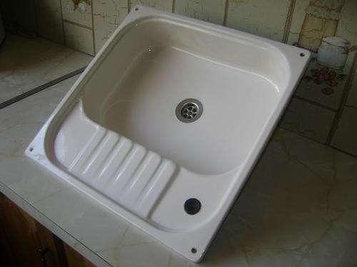 VINTAGE ENAMEL WASH BASIN - IN GOOD CONDITION
