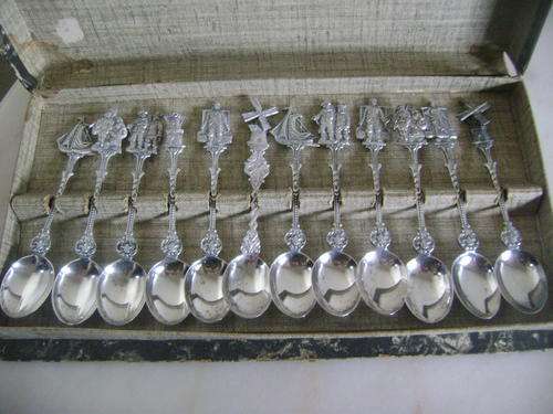 SET OF 12 PRETTY SILVER PLATED TEA SPOONS - MADE IN HOLLAND