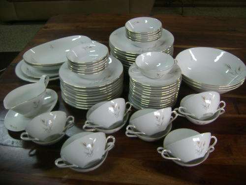 PARTIAL VINTAGE SELTMANN WEIDEN BAVARIA (GERMANY) PORCELAIN DINNER SERVICE