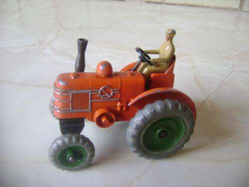 DINKY TOYS FIELD MARSHALL TRACTOR 301 (DATED 1954-1962)