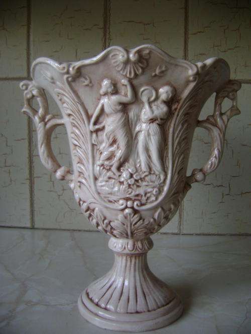 VINTAGE ITALIAN CAPODIMONTE PORCELAIN VASE