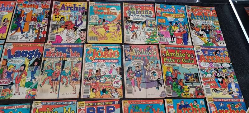 Job lot of 28 Archie comic books (1980`s) - sold together as one lot