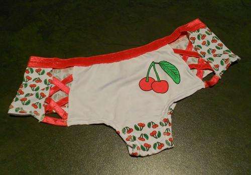 Sexy White & Red Hotpants - Spring Sale