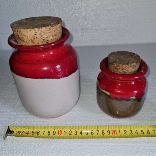 2 Ceramic pots