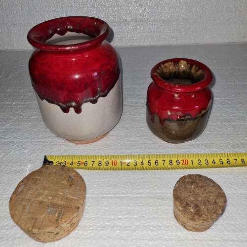 2 Ceramic pots