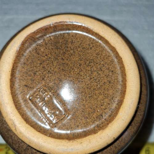 2 Ceramic pots