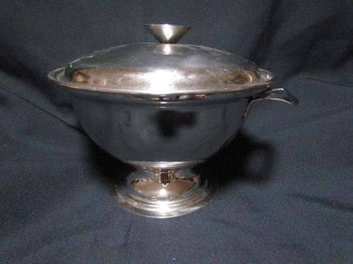 A VINTAGE POINTERWARE SABS SOUP TUREEN NO654T!!