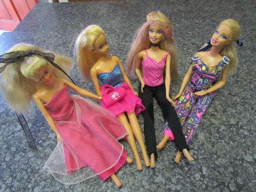 FOUR LOVELY BARBIES!!
