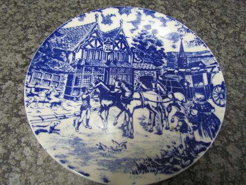 THE RED LION BLUE AND WHITE PLATE!!