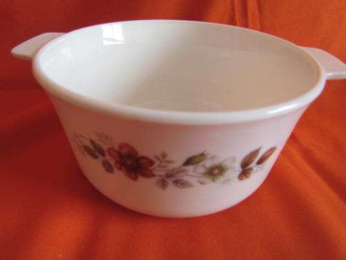 A VINTAGE SOLIDEX FRENCE OVEN DISH!!LOOK AT THE FLOWER IMAGES!!!
