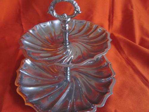 A LOVELY SILVER PLATED CAKE STAND!!!