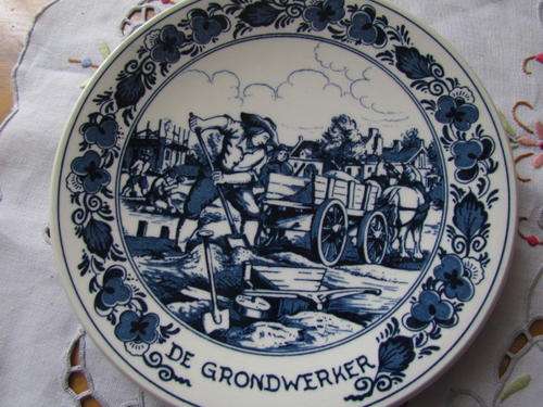 price reduced--DELFT **BLAUW DELFTS!! SCR HANDPAINTED ROYAL DISTEL!!DE GRONDWERKER!!