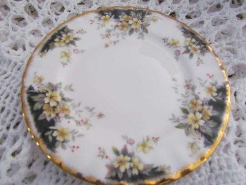 ROYAL ALBERT  - ROYAL ASCOT TEA PLATES!!IN MINT CONDITION.!!
