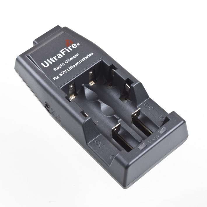 UltraFire Charger Rapid for 3.7V Lithium batteries, Battery 18650 14500 17500 (New)