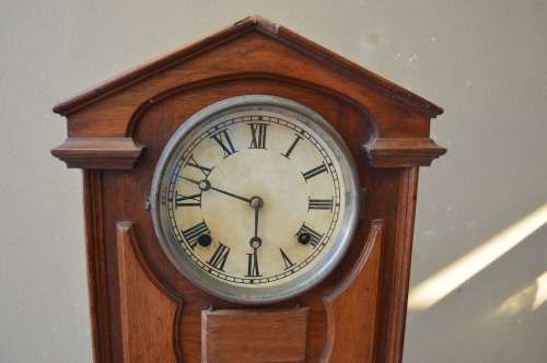 ANTIQUE ITHACA DOUBLE DIAL CALENDAR CLOCK