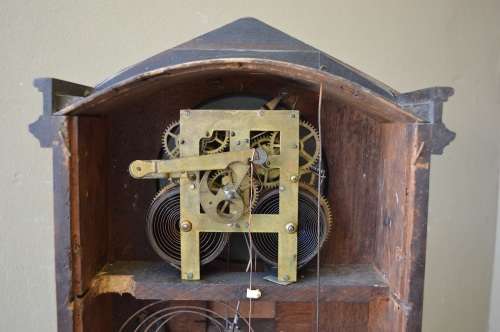ANTIQUE ITHACA DOUBLE DIAL CALENDAR CLOCK