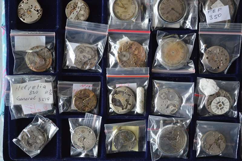 MECHANICAL WATCHES AND MOVMENTS