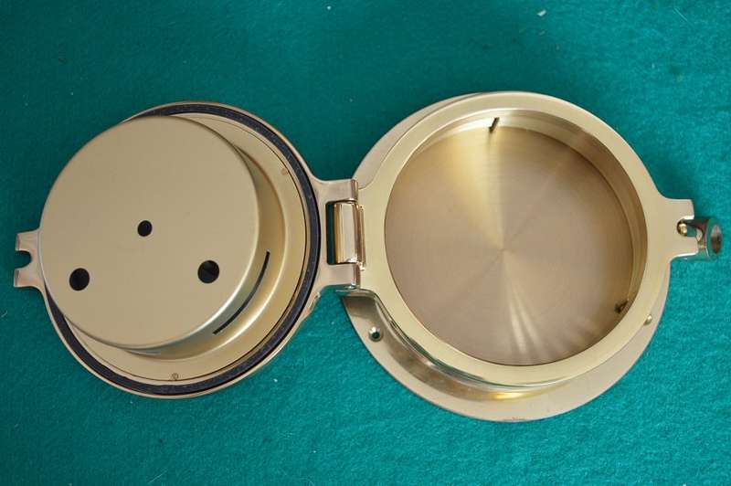 Wempe Chronometerwerke Nautik Naval Clock-Comfortmeter CW100003