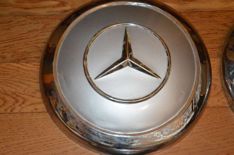 Vintage Mercedes Benze ponton  hub caps diam 24cm