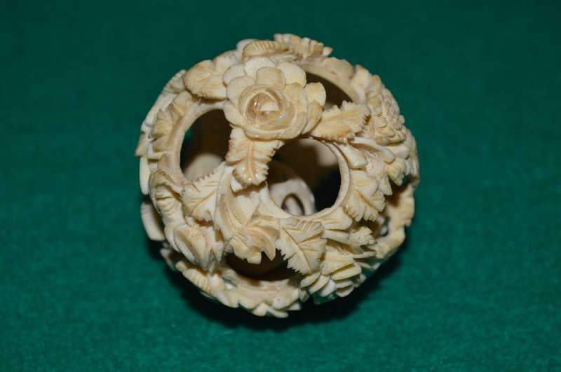 Early 20th century chinses puzzle ball min of 5 balls
