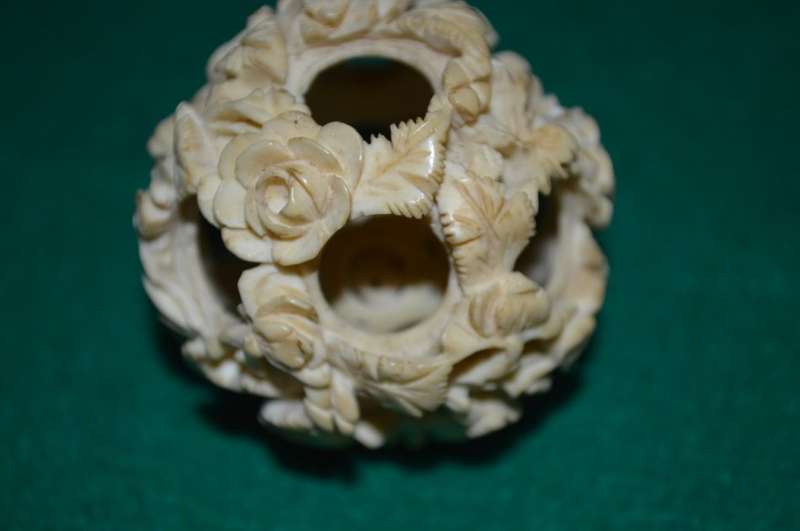 Early 20th century chinses puzzle ball min of 5 balls