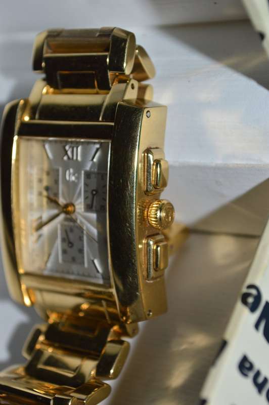 Large luxurious GUESS chronograph mens watch GC2000 new old stock