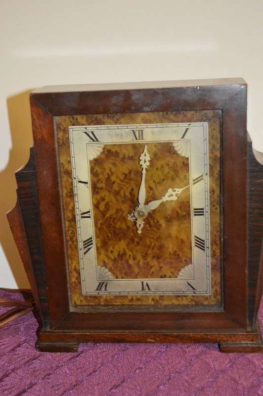 England Metame c electric art deco clock