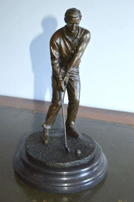 Bronze golf player. would make a lovely gift or trophy