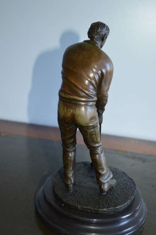 Bronze golf player. would make a lovely gift or trophy