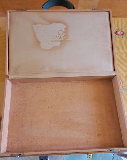 Large omega display case