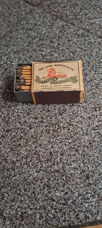 unused vintage The Lion Match Co Ltd matches