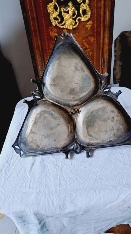 Beautiful Art Nouveau 1905 fruit/sweet dish
