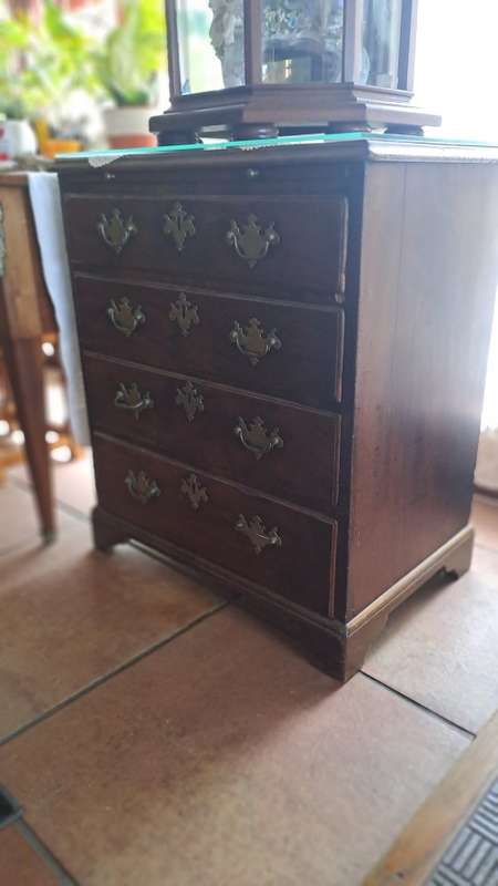 18th Century Mahogany compact gentleman`s chest with brushing slide  ca 1740
