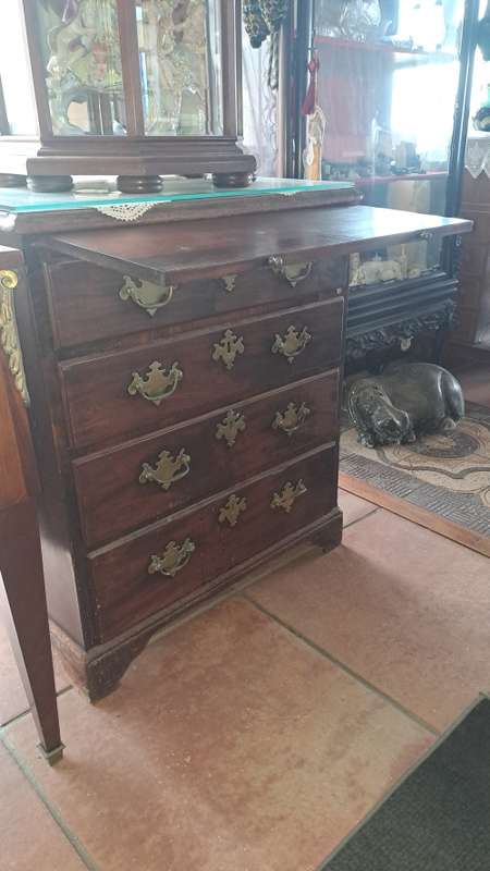 18th Century Mahogany compact gentleman`s chest with brushing slide  ca 1740