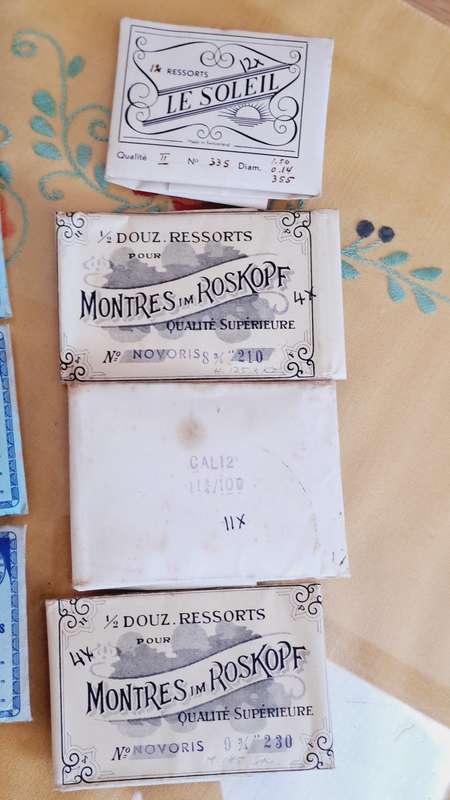Lot 2 watch springs various with different qty`s